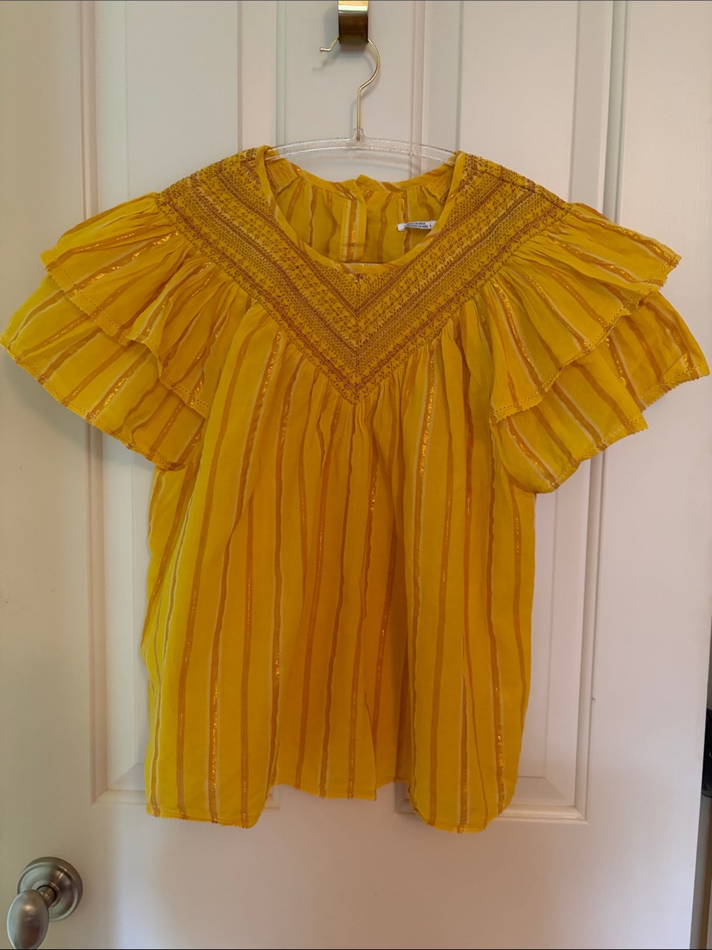 Beautiful Saylor yellow top with ruffled sleeves - Picture 1 of 6